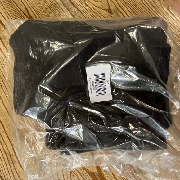 Abercrombie Fitch Capri Crop Jeans 31 NWT - Picture 2 of 5